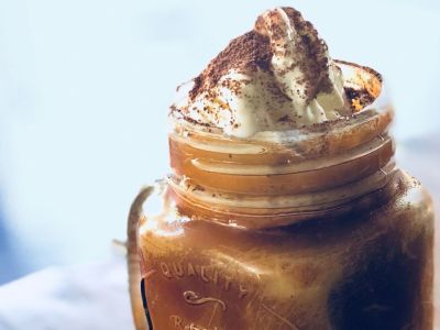 Και σοκολατένιο και πρωτεϊνούχο: αυτό το smoothie είναι όνειρο