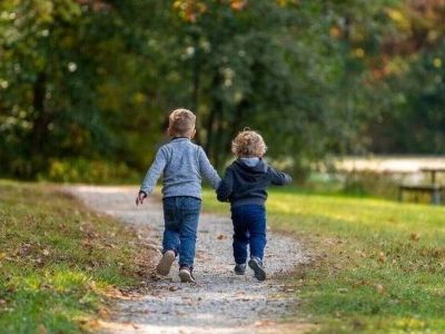 Ενεργοί μπαμπάδες: Το νομοσχέδιο για τη συνεπιμέλεια χρειάζεται σημαντικές αλλαγές