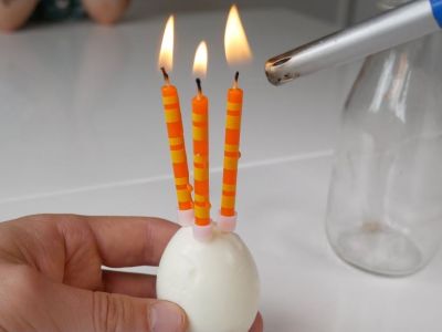 Πειράματα για παιδιά: Κάντε κι εσείς το πείραμα με το αυγό και τα κεριά