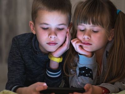 Πώς προλαμβάνουμε ή αντιμετωπίζουμε συμπεριφορές εξάρτησης στο διαδίκτυο