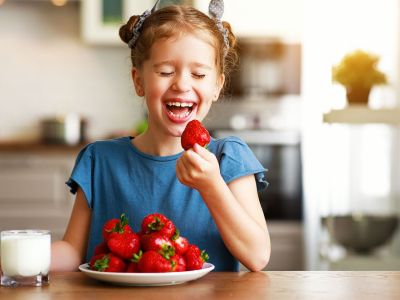 5 ανοιξιάτικα φρούτα που θα ενισχύουν το ανοσοποιητικό όλης της οικογένειας
