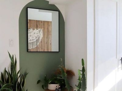 Οι ζωγραφισμένες καμάρες αποτελούν την ωραιότερη εικαστική πινελιά σ' ένα ανοιξιάτικο φόντο