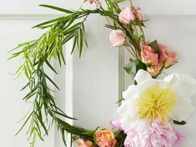 Φτιάξε ένα ολάνθιστο στεφάνι για να ομορφύνει την πόρτα σου αυτό το Πάσχα (photos)