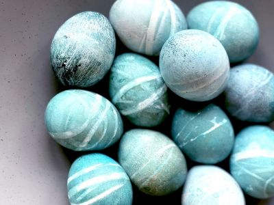 Shibori: Η ιαπωνική τεχνική μπορεί να ομορφύνει ακόμη και τα πασχαλινά σου αυγά