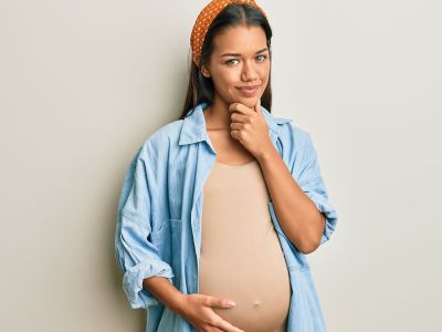 Πρησμένα ούλα στην εγκυμοσύνη: Τι πρέπει να γνωρίζετε;