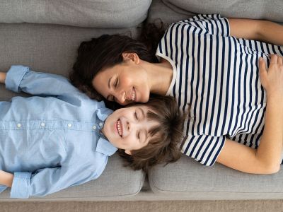 «H πανδημία με έκανε μία πιο δυνατή μαμά»