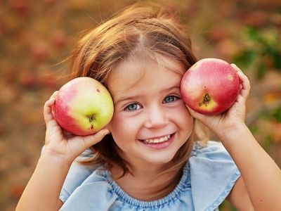 Πέντε tips για να μάθουν τα παιδιά να τρώνε υγιεινά