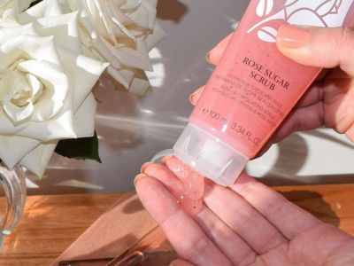 Μανδελικό οξύ: Το απόλυτο skincare συστατικό για λάμψη και αντιγήρανση