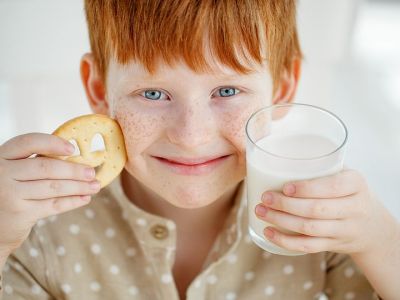 Γιατί τα παιδιά πρέπει να πίνουν γάλα και ποιο είναι το καλύτερο;