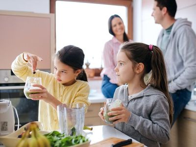 4 smoothies που θα ενισχύσουν το ανοσοποιητικό μικρών και μεγάλων (vid)