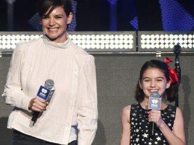 Η Suri Cruise μεγάλωσε και φόρεσε άφογα το μεγάλο trend της χρονιάς