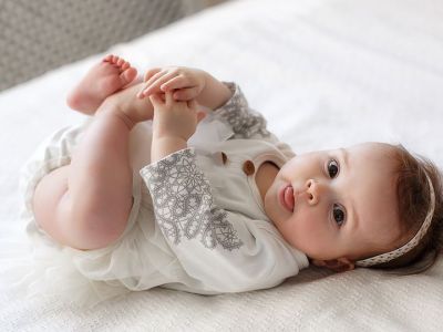 Πότε σχηματίζονται τα γόνατα του μωρού;