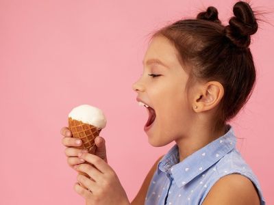 Συνταγή για λαχταριστό παγωτό μελιού με βανίλια (vid)