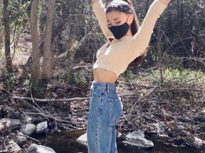 5 υπέροχοι τρόποι για να φορέσεις τα ψηλόμεσα jeans σου αυτή τη σεζόν