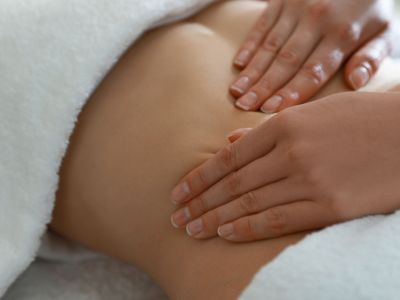 Μασάζ γονιμότητας: Τι είναι και πώς ενισχύει την γονιμότητα;