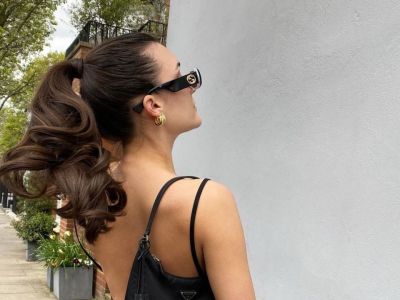 Το κόλπο του TikTok για να φτιάξεις αλογοουρά με όγκο (video)