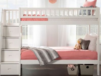 Παιδικά κρεβάτια για κορίτσια που μοιράζονται το ίδιο δωμάτιο (εικόνες)