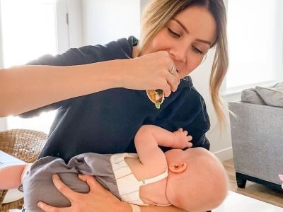 Αυτή η φωτογραφία περιγράφει τέλεια τη μητρότητα