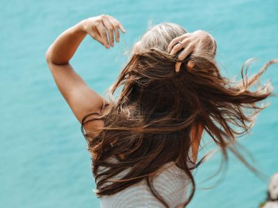 Κάνεις δίαιτα; Δες πόσο μπορεί να επηρεάσει τα μαλλιά σου