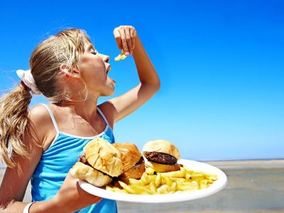 Τι είναι η βιταμίνη B12 και ποια τα οφέλη της στην υγεία των παιδιών