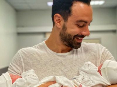 Σάκης Τανιμανίδης: Ανάμεσα σε μπιμπερό και πάνες - Η ξεκαρδιστική ανάρτηση