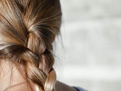 Tips για μαμάδες: Φτιάξτε σπιτική μαλακτική κρέμα μαλλιών με φυσικά υλικά