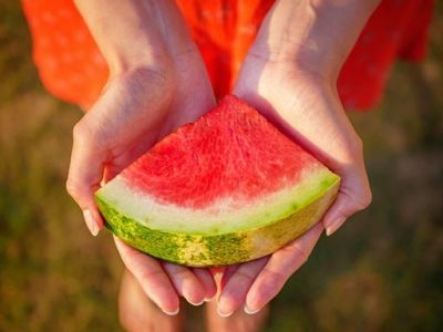 Tips για μαμάδες: Φροντίστε την επιδερμίδα σας με καρπούζι