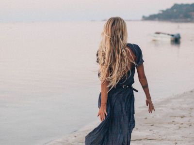 Η μάσκα που θα αποτρέψει τη φθορά των μαλλιών σου από τον ήλιο και τη θάλασσα (video)