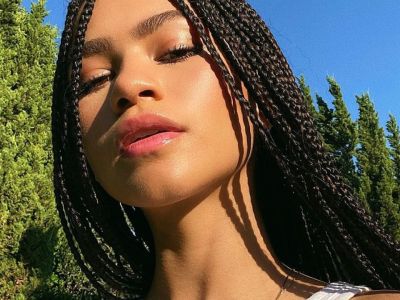 Η Zendaya λατρεύει τα ράστα μαλλιά και τα έκανε ξανά