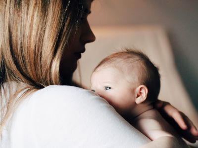 Τα μωρά γεννιούνται για να κάνουν θόρυβο και για να ξυπνούν μέσα στη νύχτα