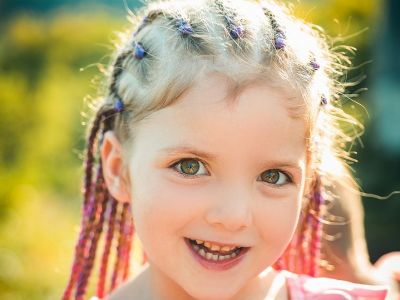 Το καλοκαιρινό trend στα παιδικά κοριτσίστικα χτενίσματα (βίντεο)