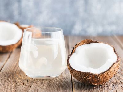 Tips για μαμάδες: Περιποιηθείτε το πρόσωπο και τα μαλλιά με νερό καρύδας