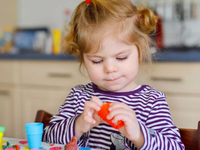 Πώς μπορείτε να βοηθήσετε το παιδί να αναπτύξει τις γλωσσικές δεξιότητές του;