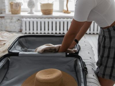Φεύγεις για ΣΚ; Τα tips για να φτιάξεις γρήγορα τη βαλίτσα σου
