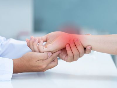 Ρευματοειδής αρθρίτιδα: Ποια ψάρια μειώνουν τον κίνδυνο εμφάνισης της πάθησης (εικόνες)