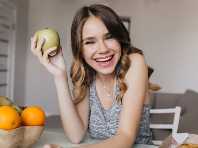 Ενίσχυση γονιμότητας: Περισσότερα φρούτα, λιγότερο junk food λένε οι ειδικοί