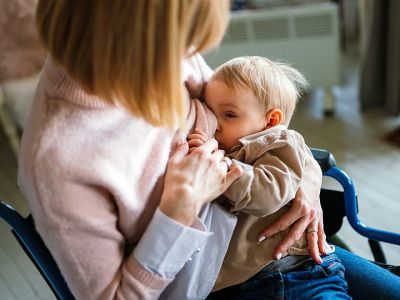 Πράγματα που μπορείς να πεις σε μια μαμά που δυσκολεύεται με τον θηλασμό
