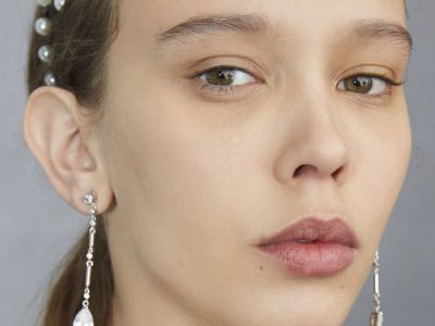 Αραιά φρύδια: Έτσι θα τα γεμίσεις σε 2᾽ + τα αγαπημένα μας brow products