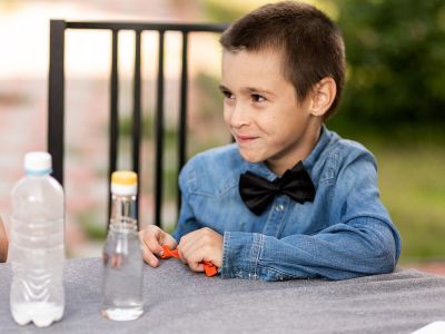 Πειράματα για παιδιά: Δείτε τι μπορείτε να φτιάξετε ανακατεύοντας γάλα με ξύδι