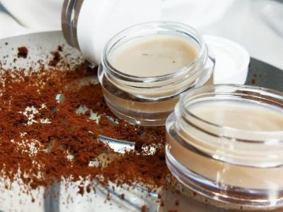 10 lip balm ενυδατικά και μοσχομυριστά