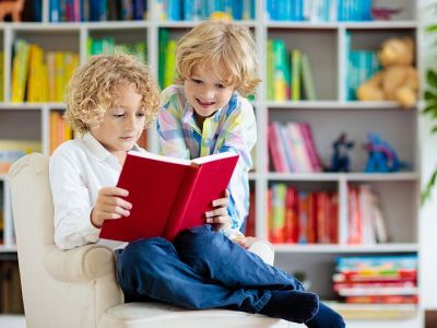 Επιστροφή στο σχολείο: Πρακτικές ιδέες για παιδική βιβλιοθήκη και ράφια