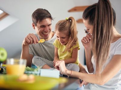 Πώς δημιουργούμε διπλά πρότυπα στα παιδιά μας