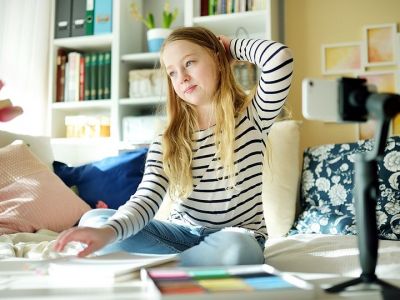 Ό,τι ανεβαίνει στο διαδίκτυο μένει εκεί για πάντα - Τι να μάθετε στα παιδιά