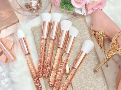 Πώς θα καθαρίσεις εύκολα και σωστά τα πινέλα του μακιγιάζ