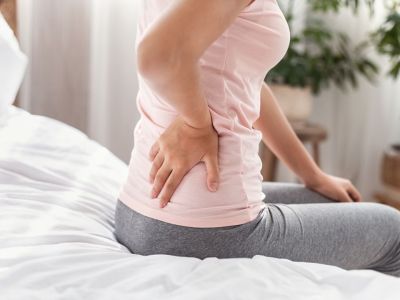 Ποιες σοβαρές παθήσεις μπορεί να υποδεικνύει ο πόνος στη μέση (εικόνες)