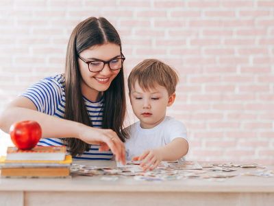 Είκοσι ερωτήσεις που πρέπει να κάνετε στο παιδί σας μετά το σχολείο