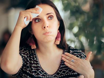 Εξάψεις στην εμμηνόπαυση: Πότε ξεκινούν και πόσο διάστημα διαρκούν;