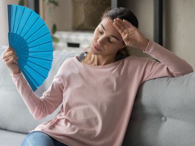 Γιατί κάποιες γυναίκες έχουν εξάψεις στην εμμηνόπαυση;