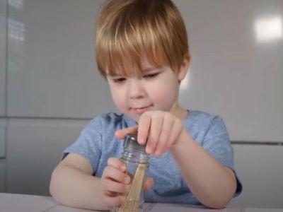 Εκπαιδευτικές δραστηριότητες με οδοντογλυφίδες για νήπια (βίντεο)