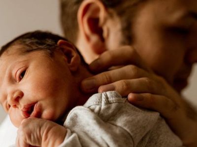 Μπαμπάδες φωτογραφίζονται με τα μωρά τους – Υπέροχες φωτογραφίες